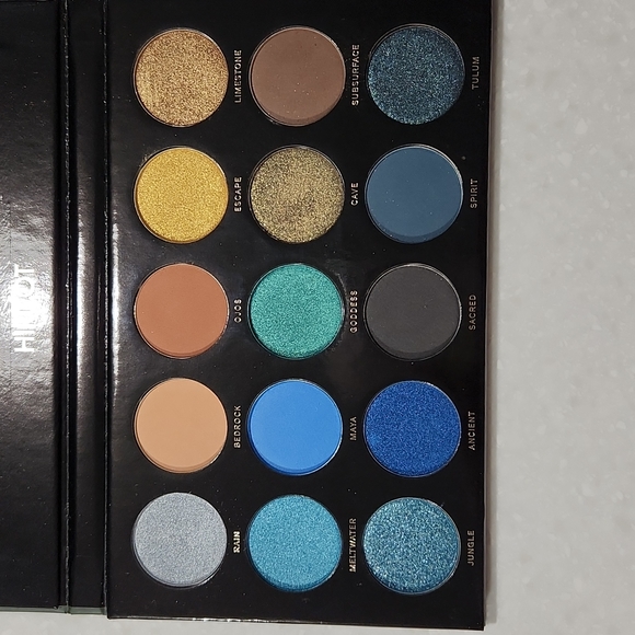 Cenote eyeshadow palette by Hipdot - Picture 2 of 3